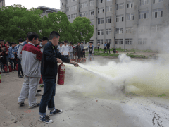 武汉军需工业技工学校举行消防知识培训