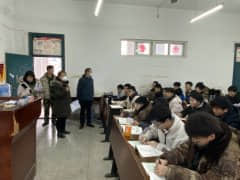 新学期，新起航，校领导带队深入课堂巡查开学